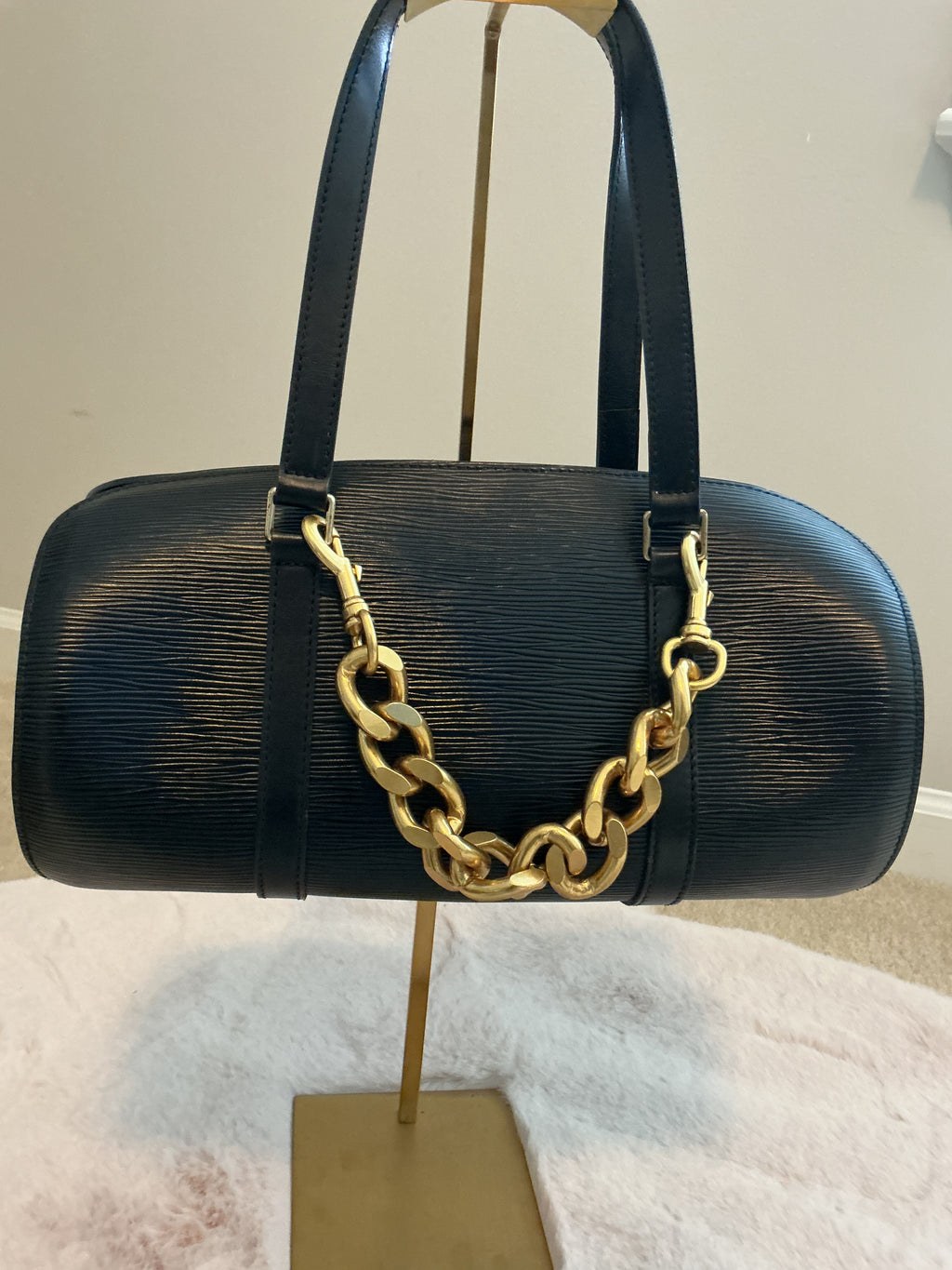 Louis Vuitton Epi Barrel Shoulder Bag