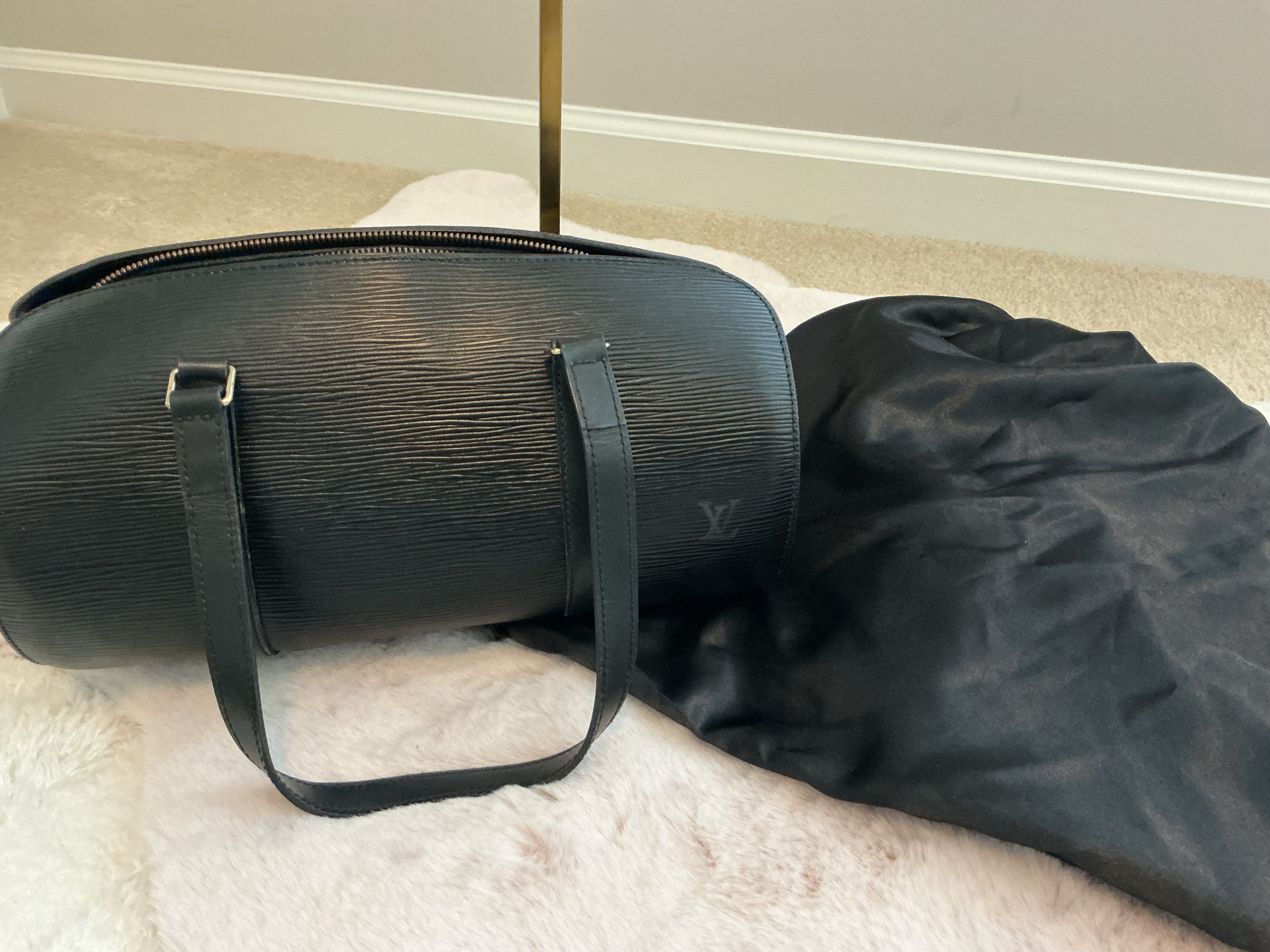 Louis Vuitton Epi Barrel Shoulder Bag