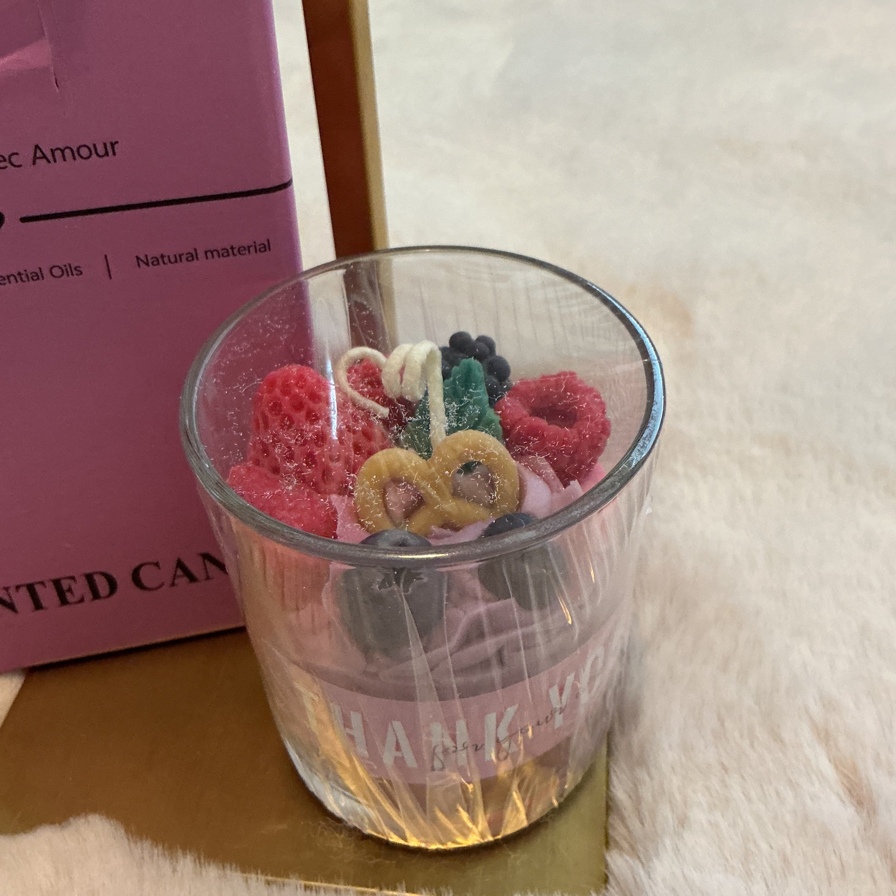 SWEET SCENTED DECORATIVE CANDLE WITH GIFT BOX