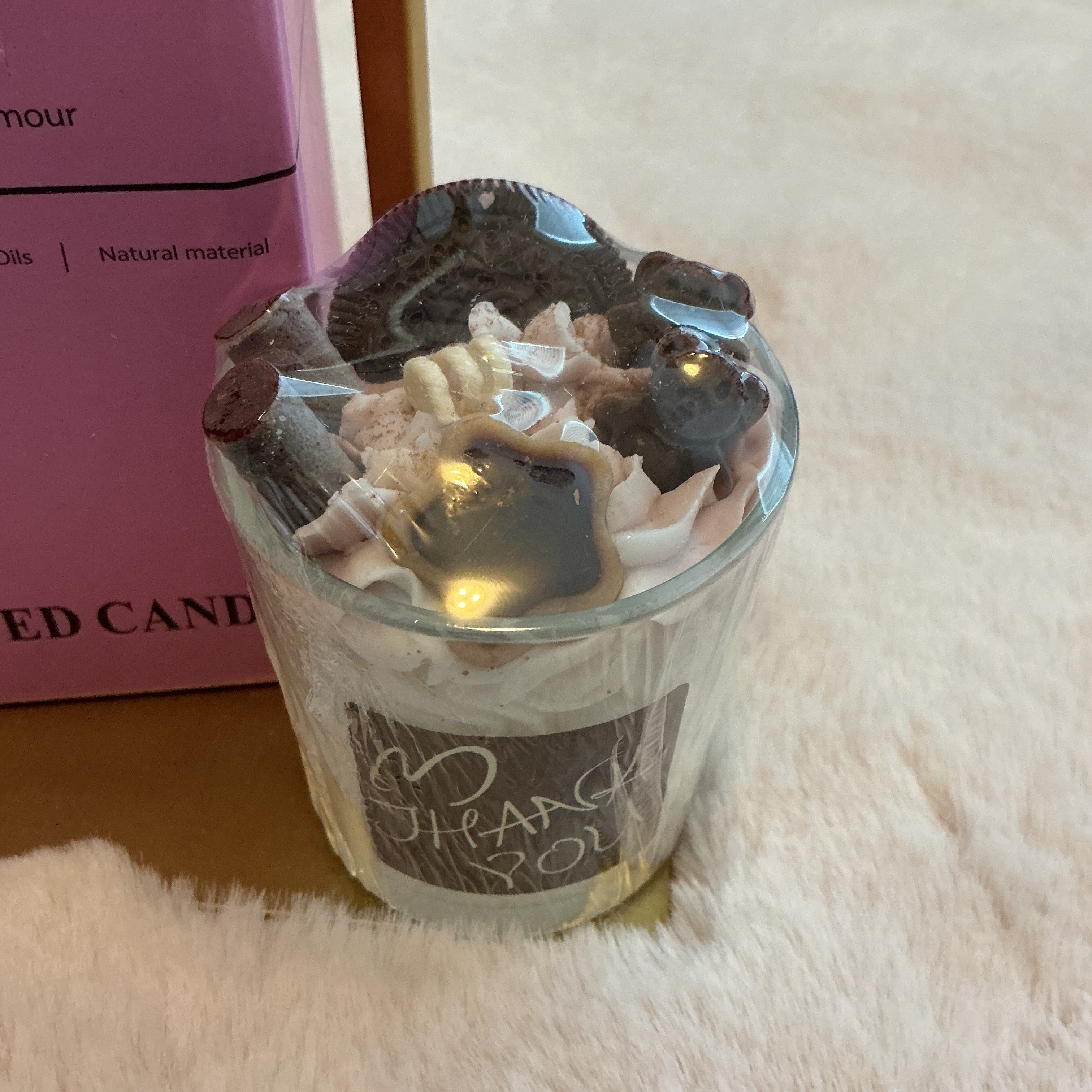 SWEET SCENTED DECORATIVE CANDLE WITH GIFT BOX