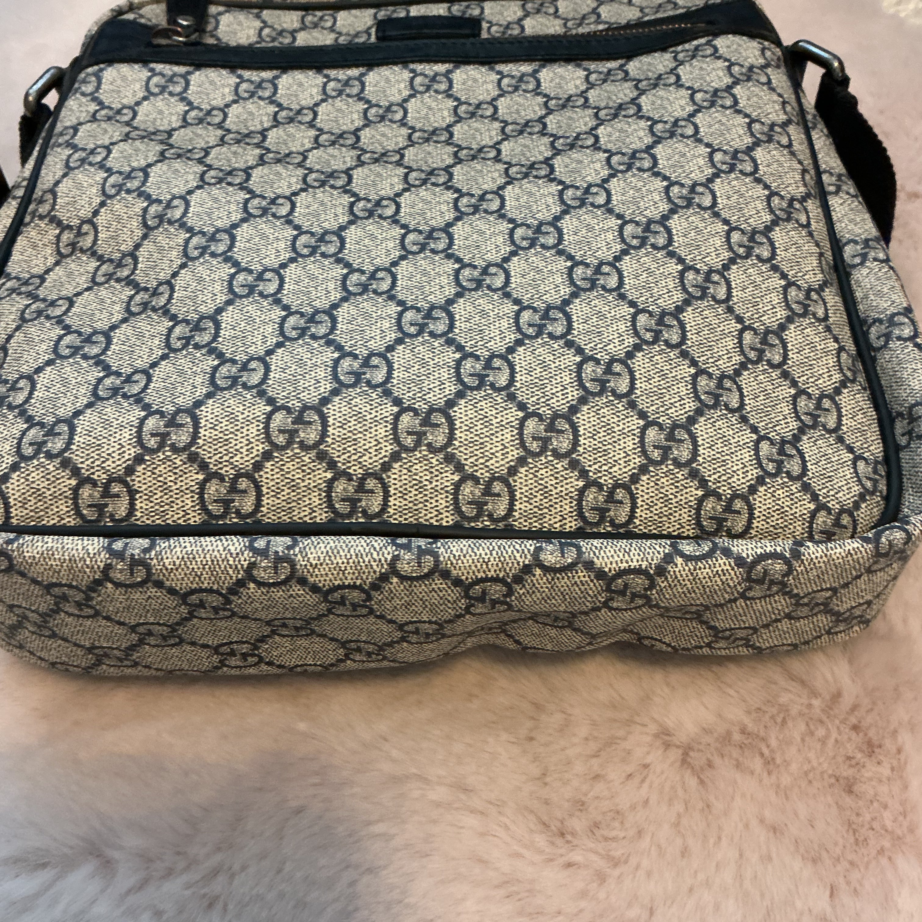 GUCCI GG MONOGRAM SUPREME MESSENGER CANVAS CROSSBODY