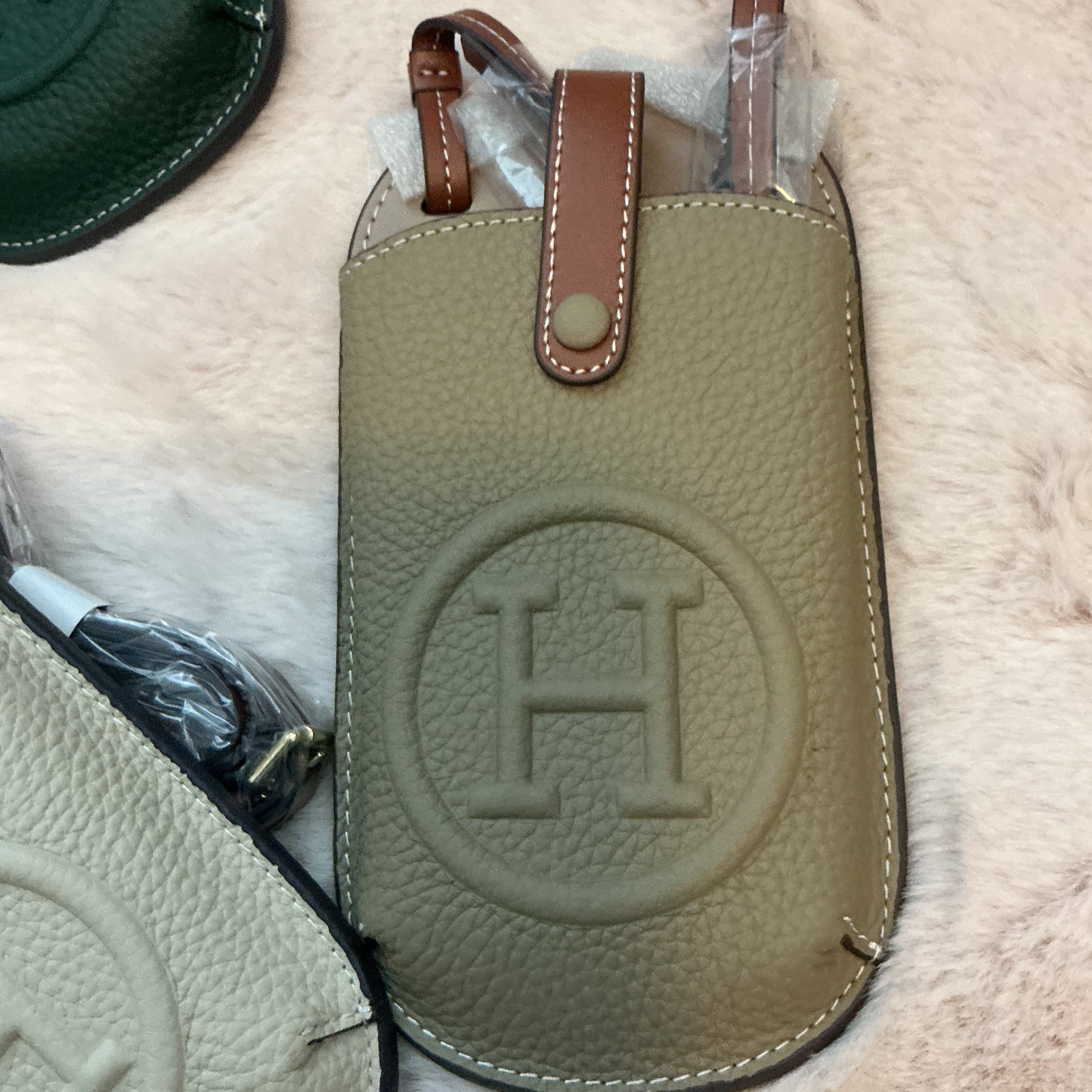 LEATHER SMARTPHONE HOLDER CROSSBODY STRAP CARD SLOTS