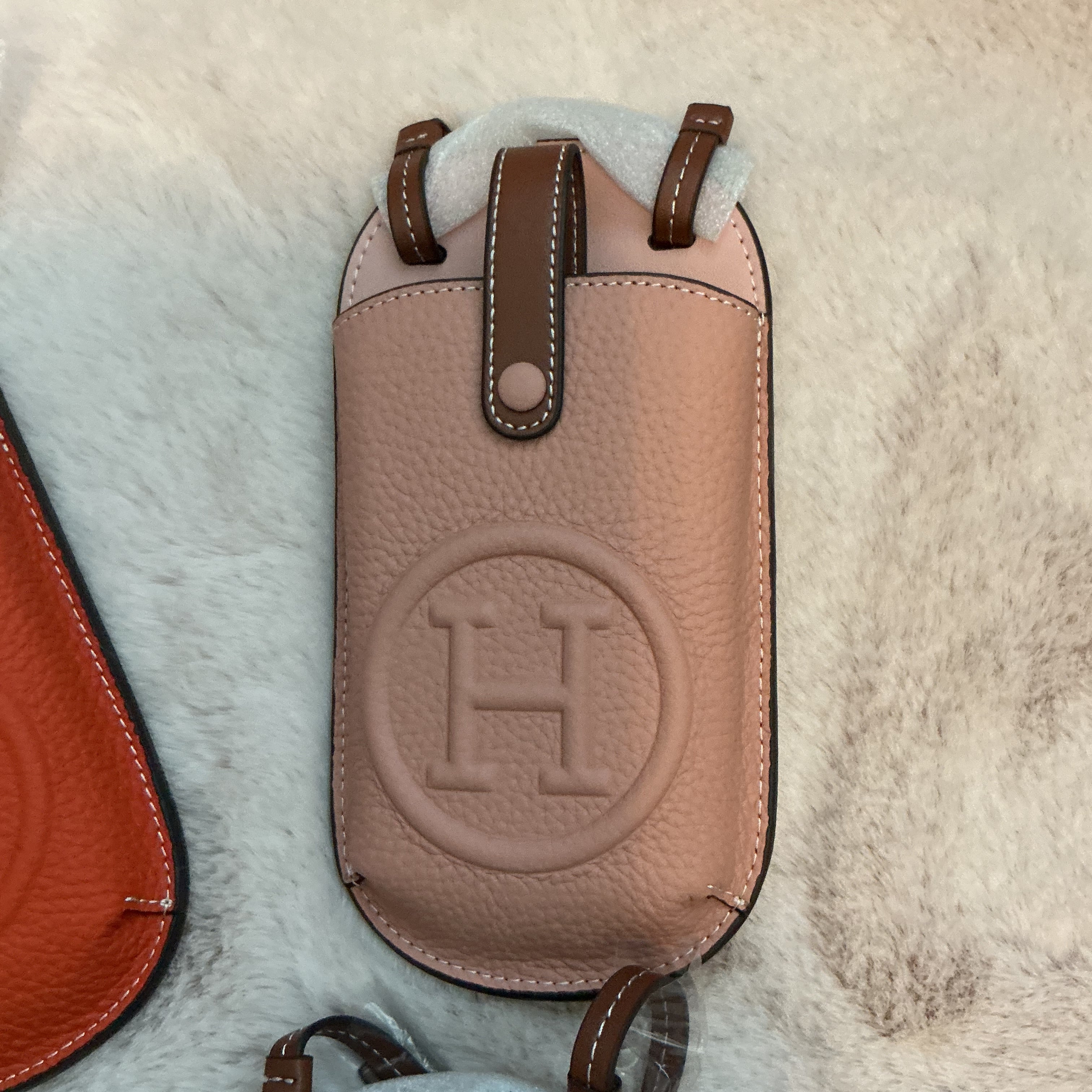 LEATHER SMARTPHONE HOLDER CROSSBODY STRAP CARD SLOTS