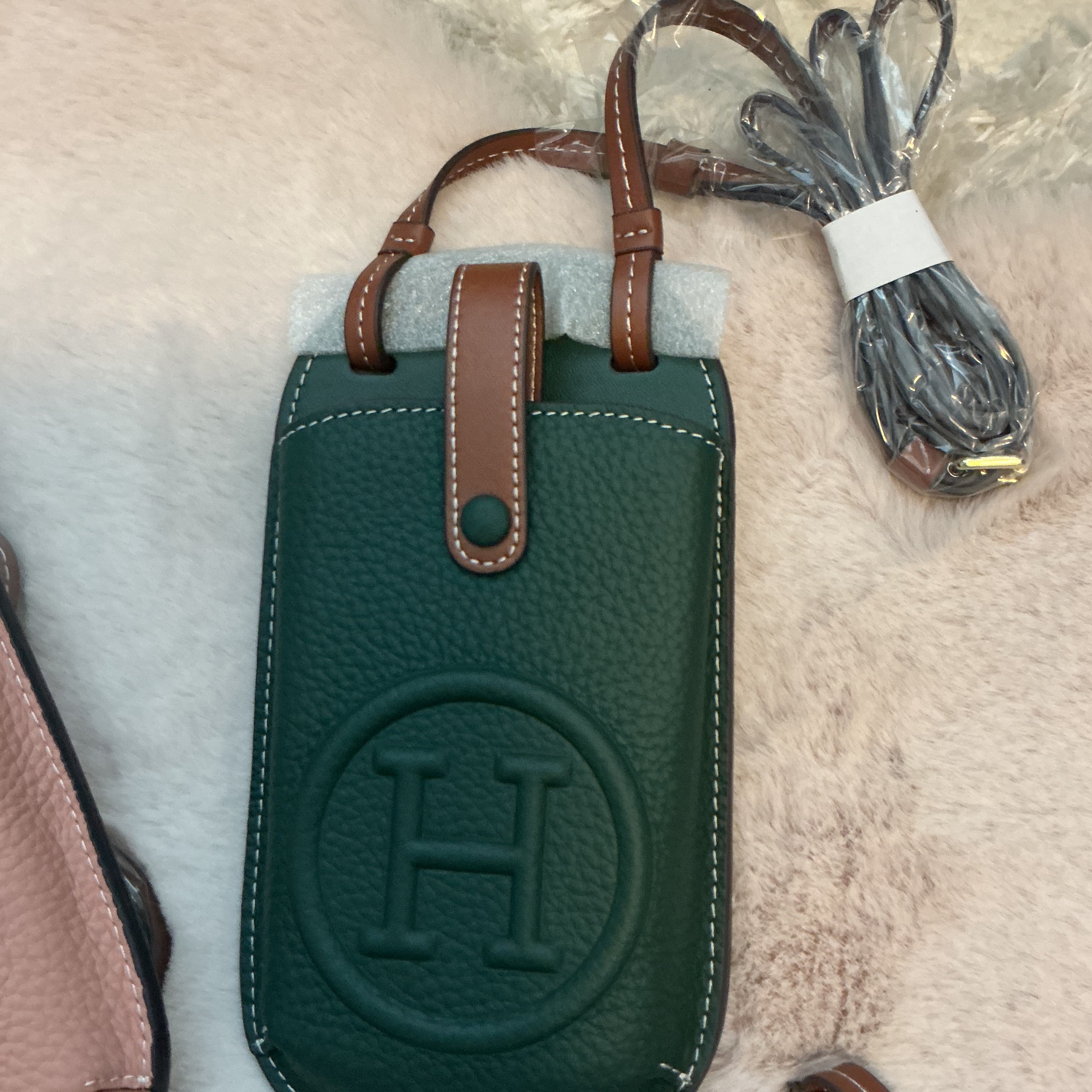 LEATHER SMARTPHONE HOLDER CROSSBODY STRAP CARD SLOTS