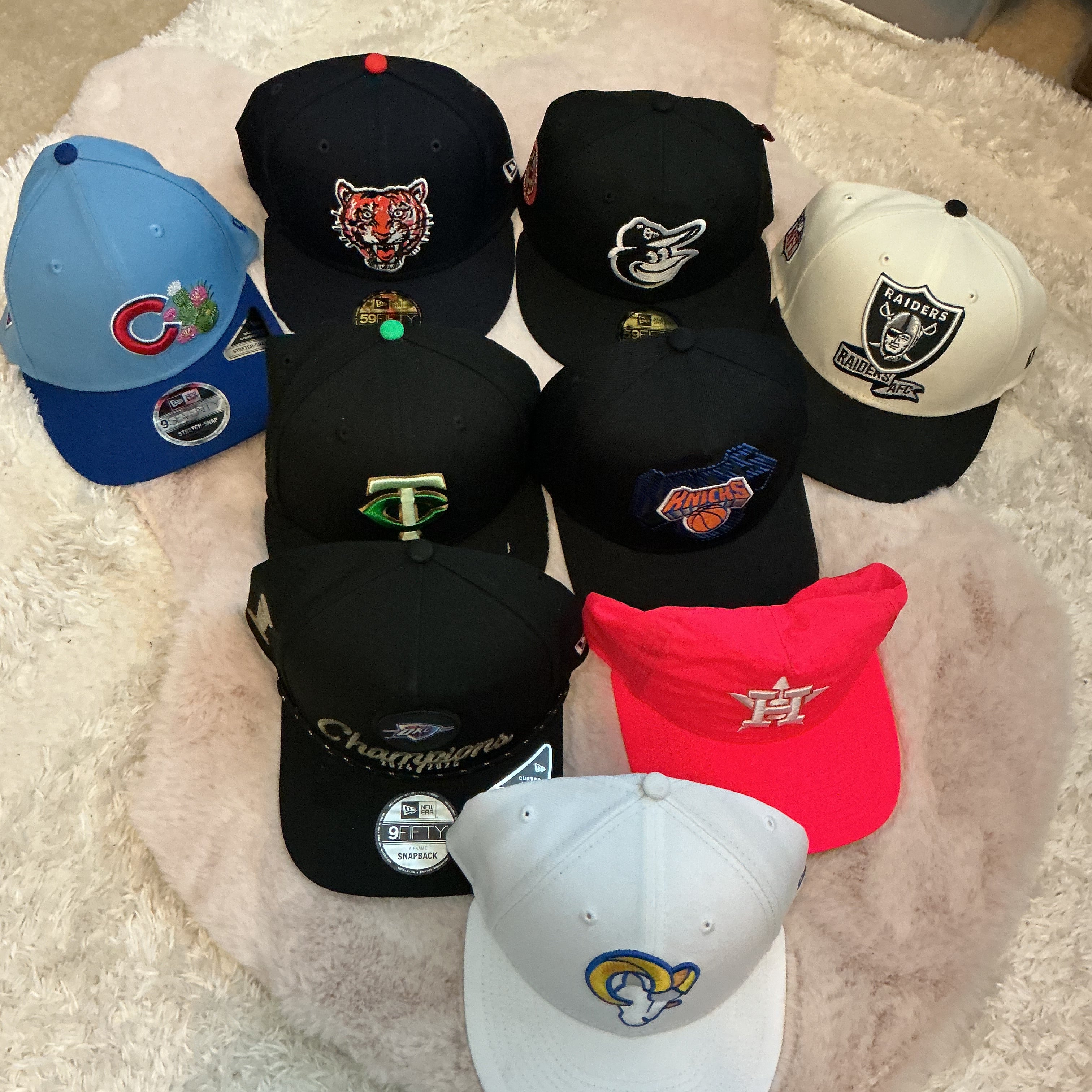 LOT OF 9 SPORTS BASEBALL CAPS