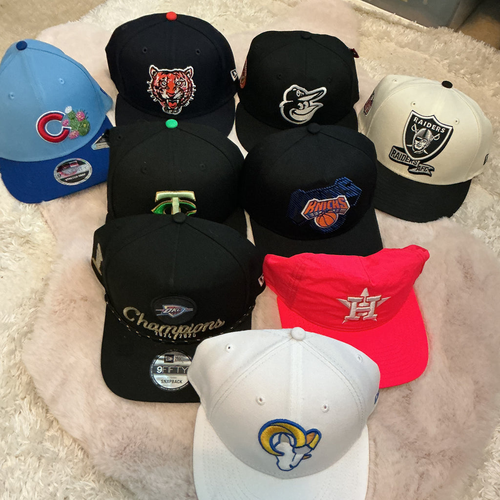 LOT OF 9 SPORTS BASEBALL CAPS