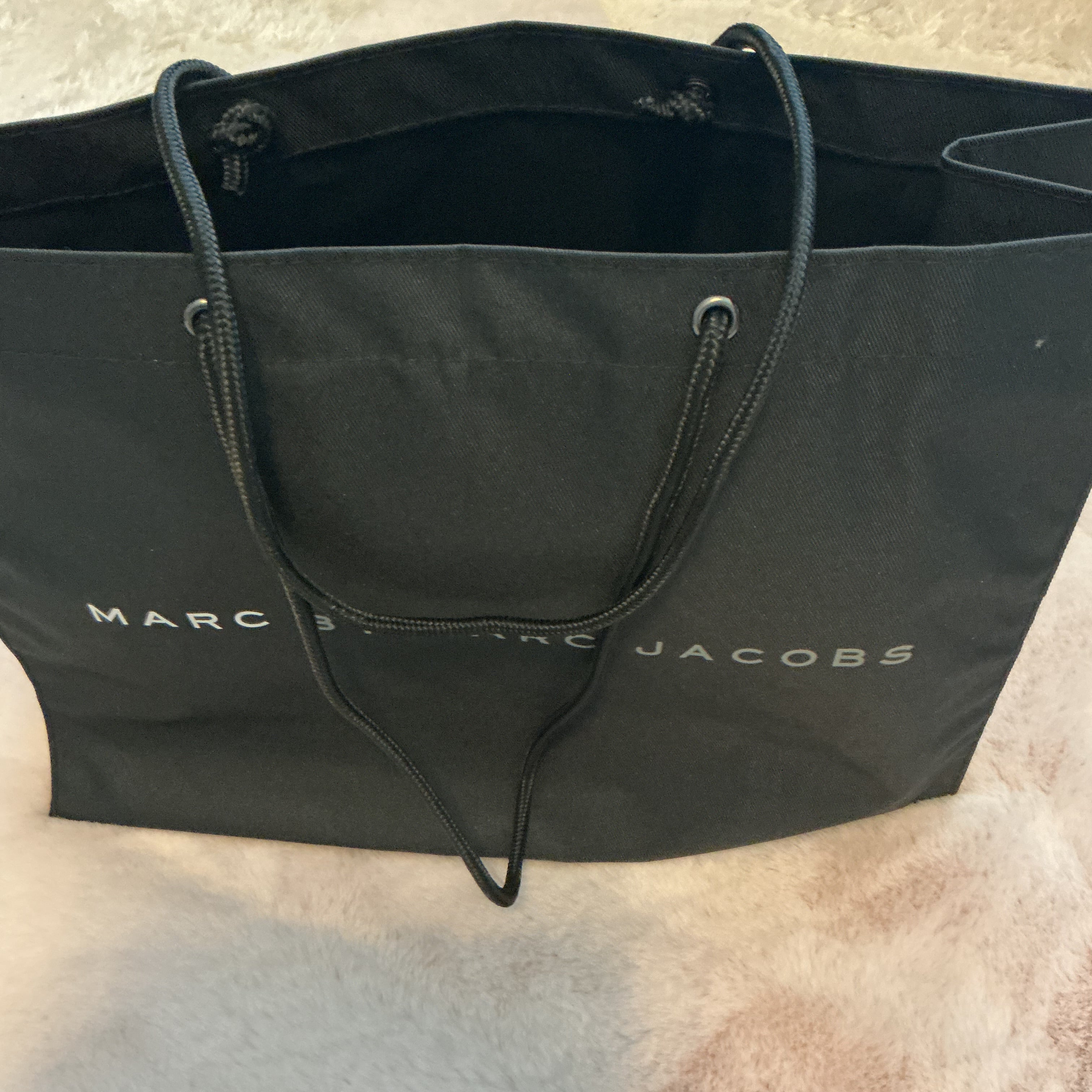 MARC BY MARC JACOBS MEDUIM TOTE  GWP ITEM