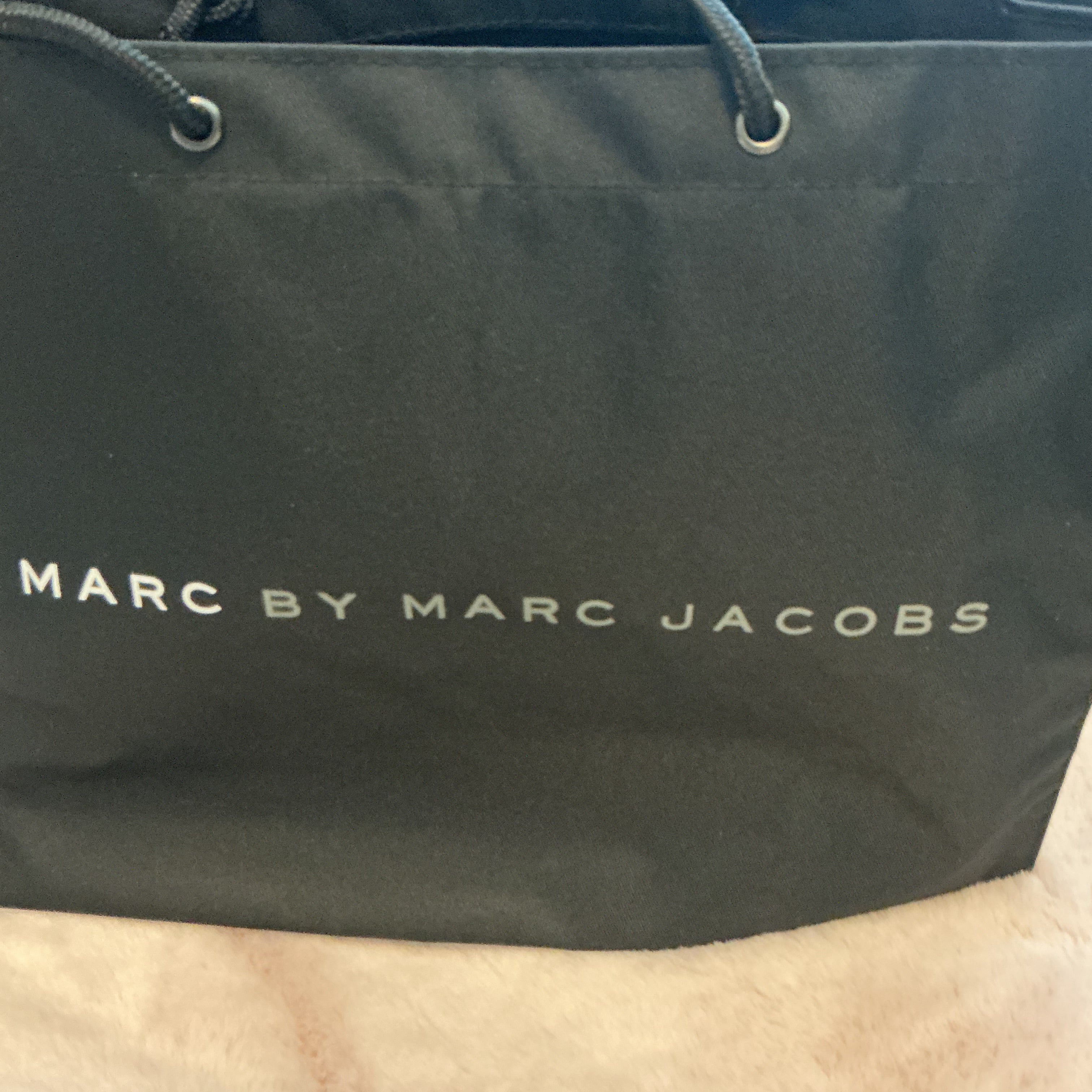 MARC BY MARC JACOBS MEDUIM TOTE  GWP ITEM
