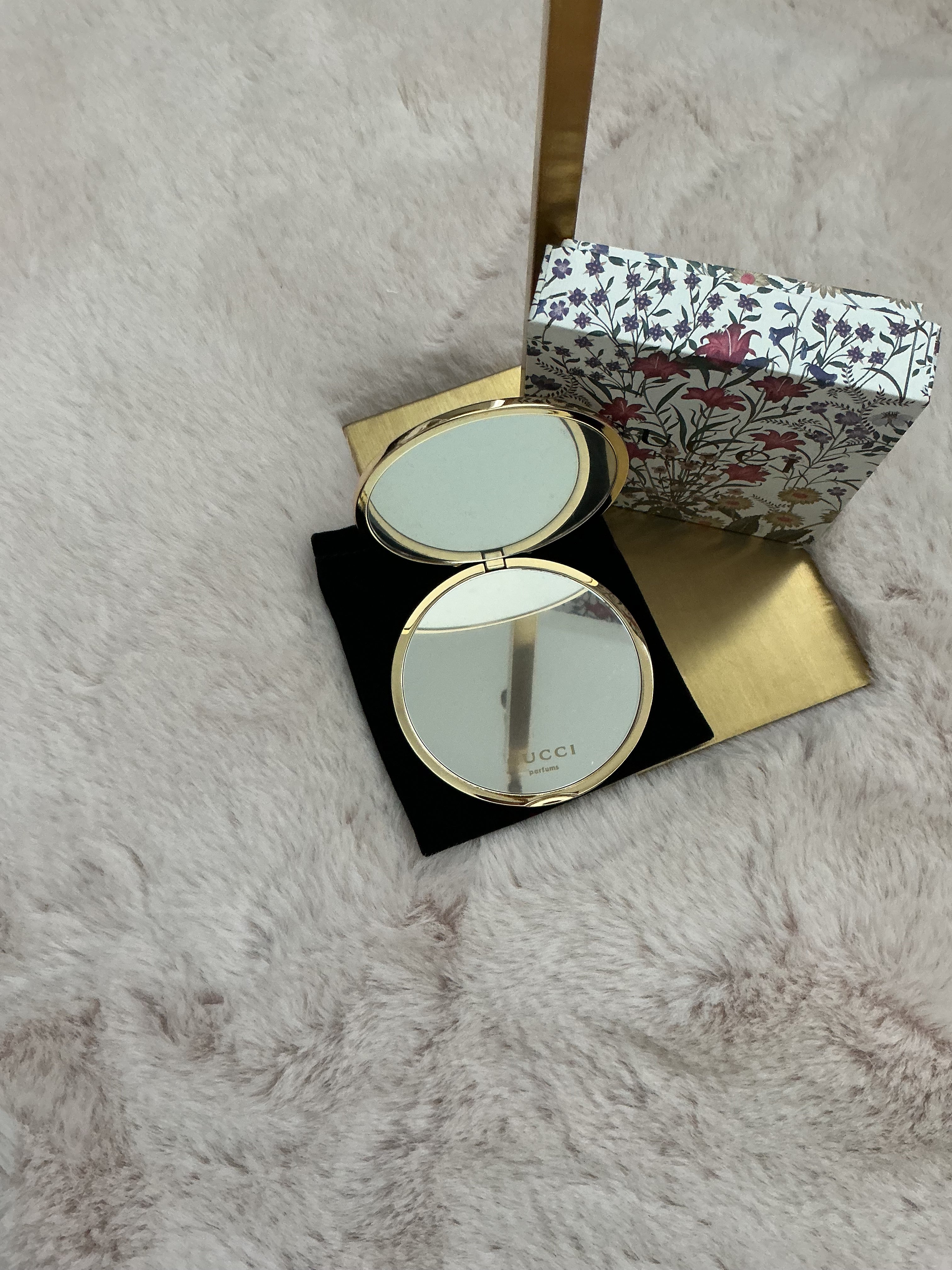 GUCCI BEAUTY COMPACT MIRROR VIP ITEM