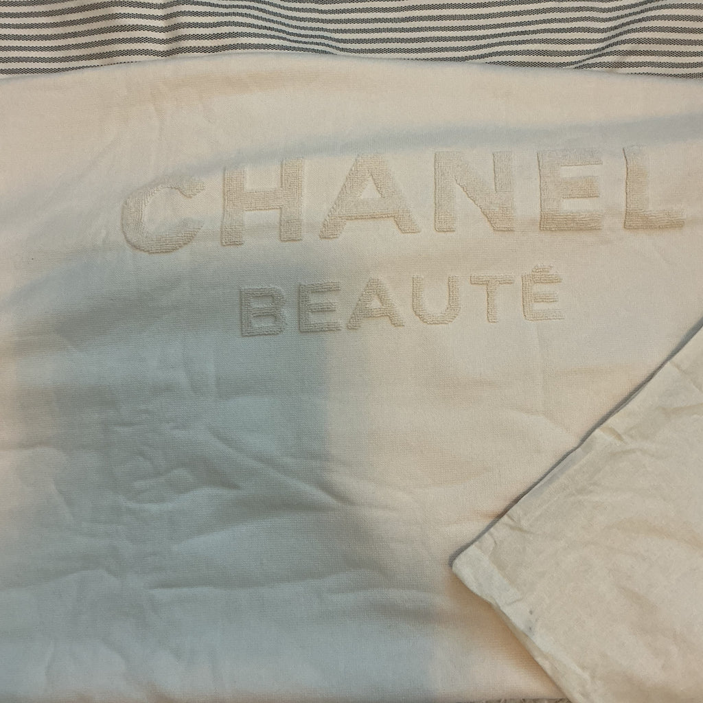 CHANEL BEAUTE BEACH/POOL TOWEL WITH CANVAS CARRYING BAG GWP ITEM