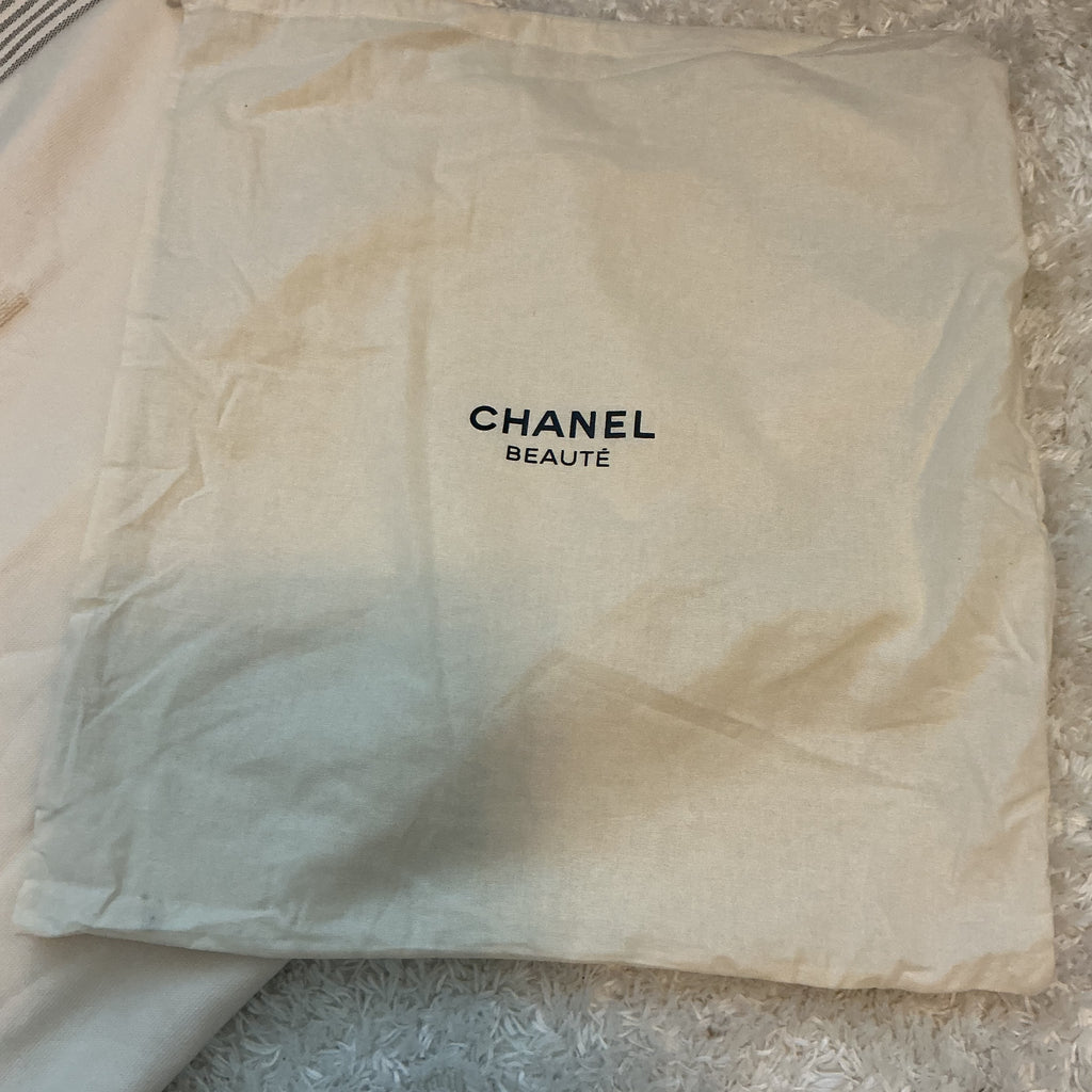 CHANEL BEAUTE BEACH/POOL TOWEL WITH CANVAS CARRYING BAG GWP ITEM