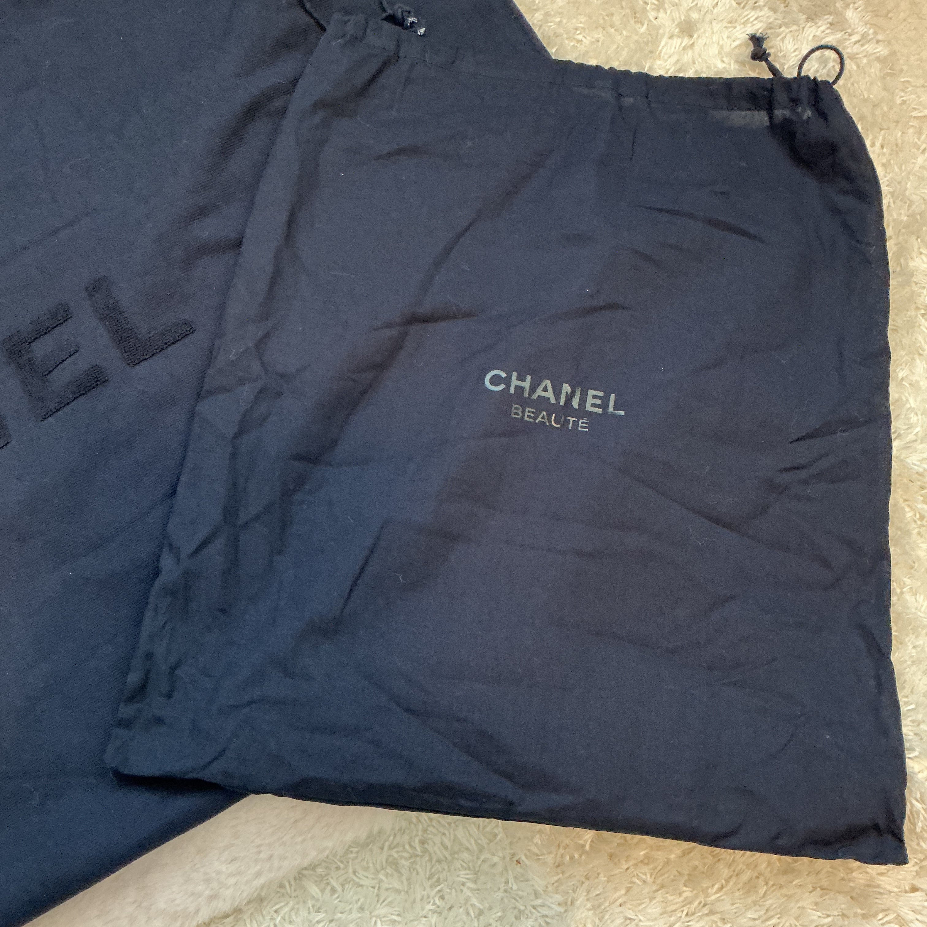 CHANEL BEAUTE BEACH/POOL TOWEL WITH CANVAS CARRYING BAG GWP ITEM