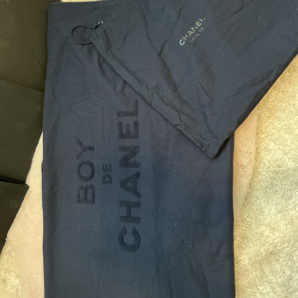 CHANEL BEAUTE BEACH/POOL TOWEL WITH CANVAS CARRYING BAG GWP ITEM