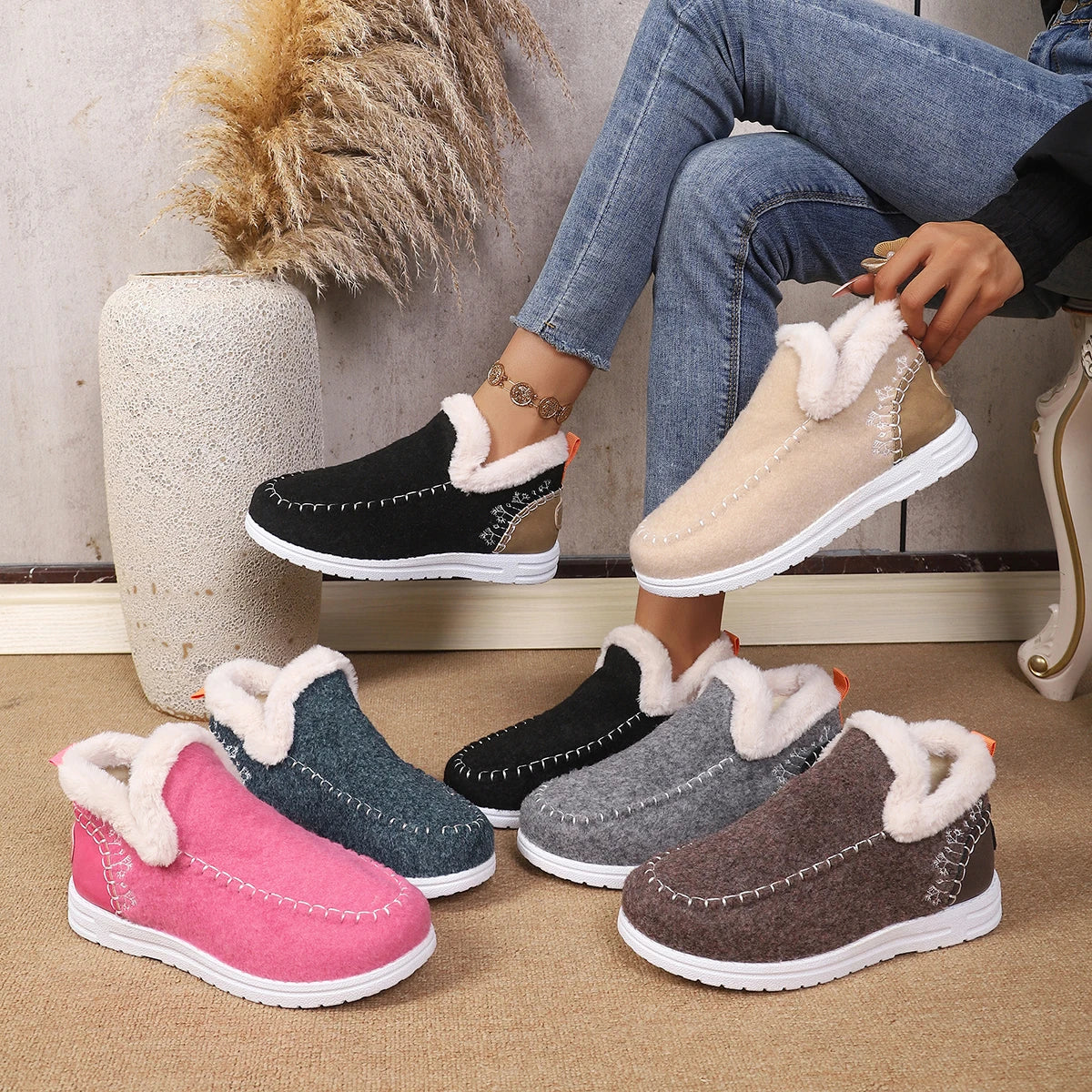 Women’s Winter Slip On Fuzzy Collar Ankle Booties Soft Felt Warm Fleece Lined Flat Non‑Slip Light Casual Daily Snow Boots